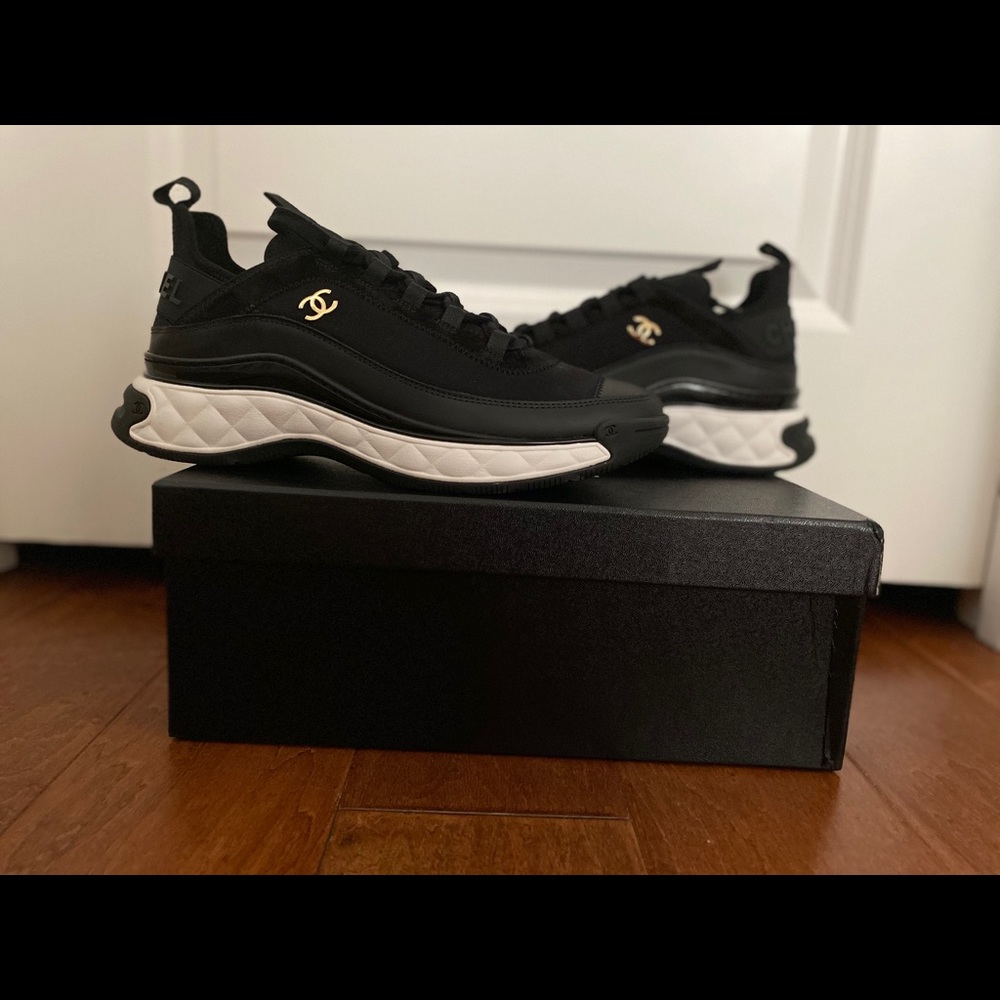 🦄  RARE FIND 🦄 Chanel sneakers